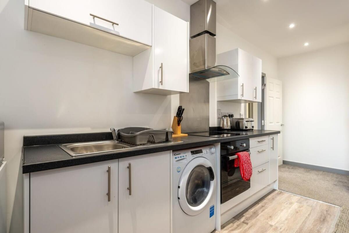 Smart 2 Bed Budget Apartment In Central 唐克斯特 外观 照片
